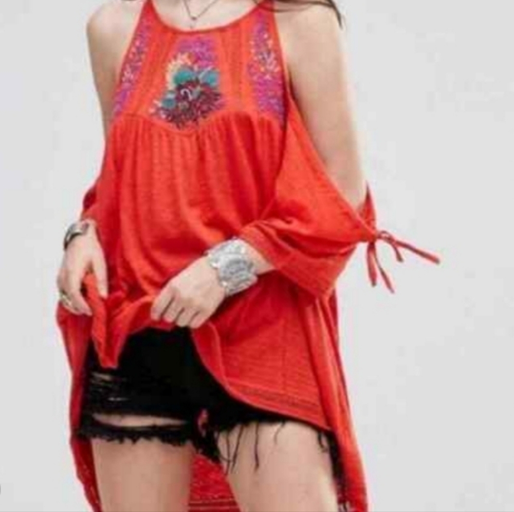 Free People Fast Times embroidered beaded oversized high low cold shoulder top M
